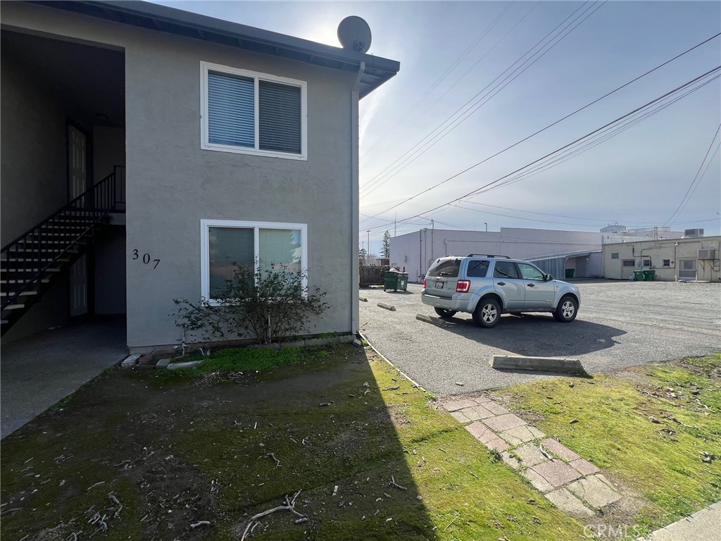 303 Colusa Property Photo 2