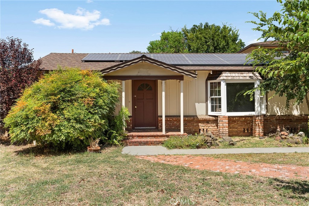 1696 Oak Way Property Photo 1