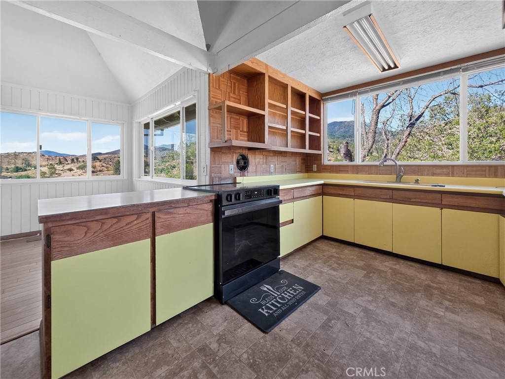 405 Old Cottonwood Creek Road Property Photo 10