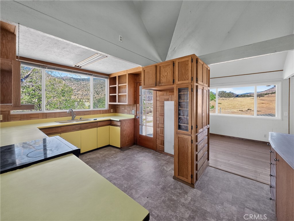405 Old Cottonwood Creek Road Property Photo 11