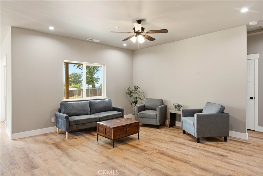 6337 Oliver Road Property Photo 7