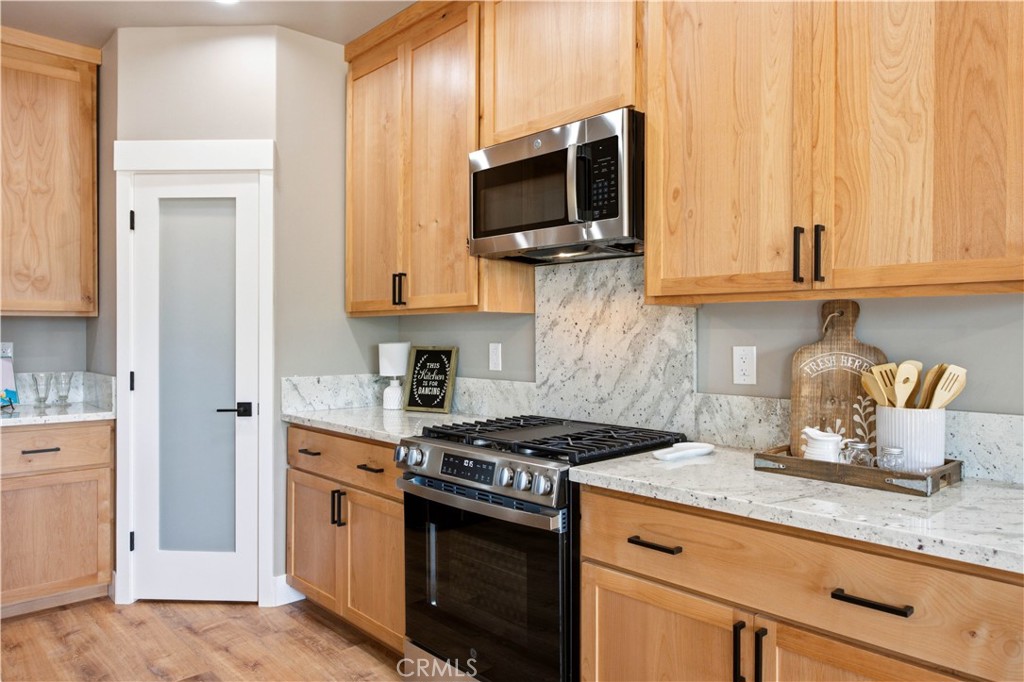 6337 Oliver Road Property Photo 14