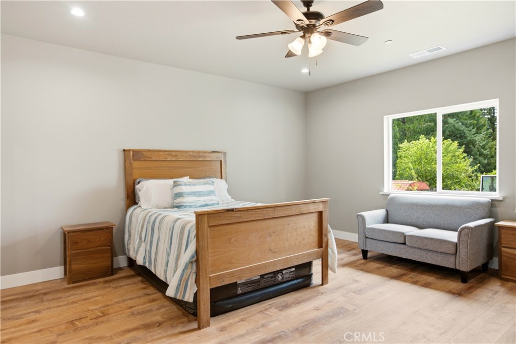 6337 Oliver Road Property Photo 17