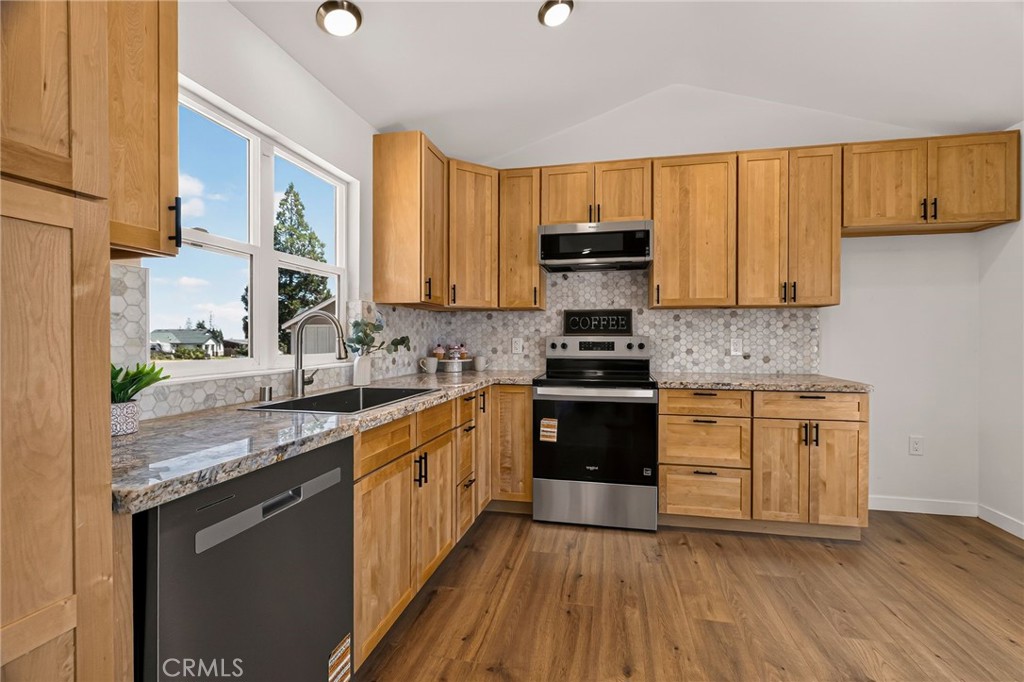 6815 Rexdale Property Photo 5