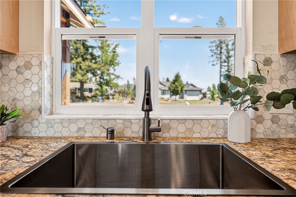 6815 Rexdale Property Photo 6