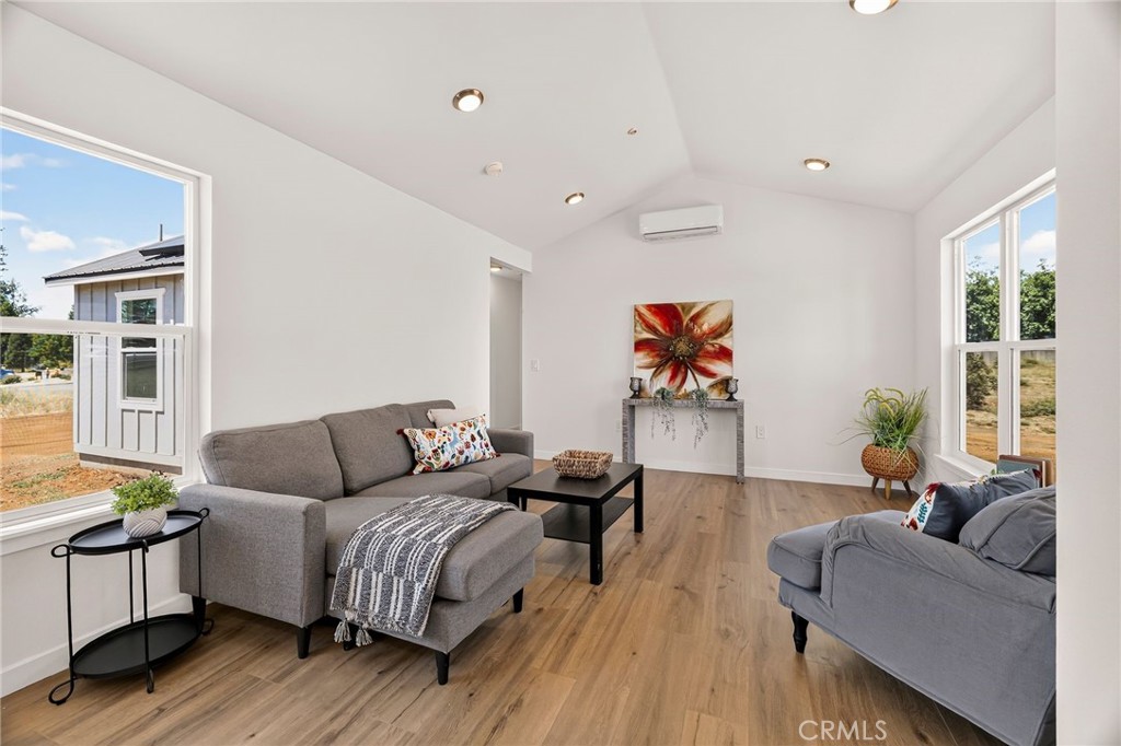 6815 Rexdale Property Photo 8