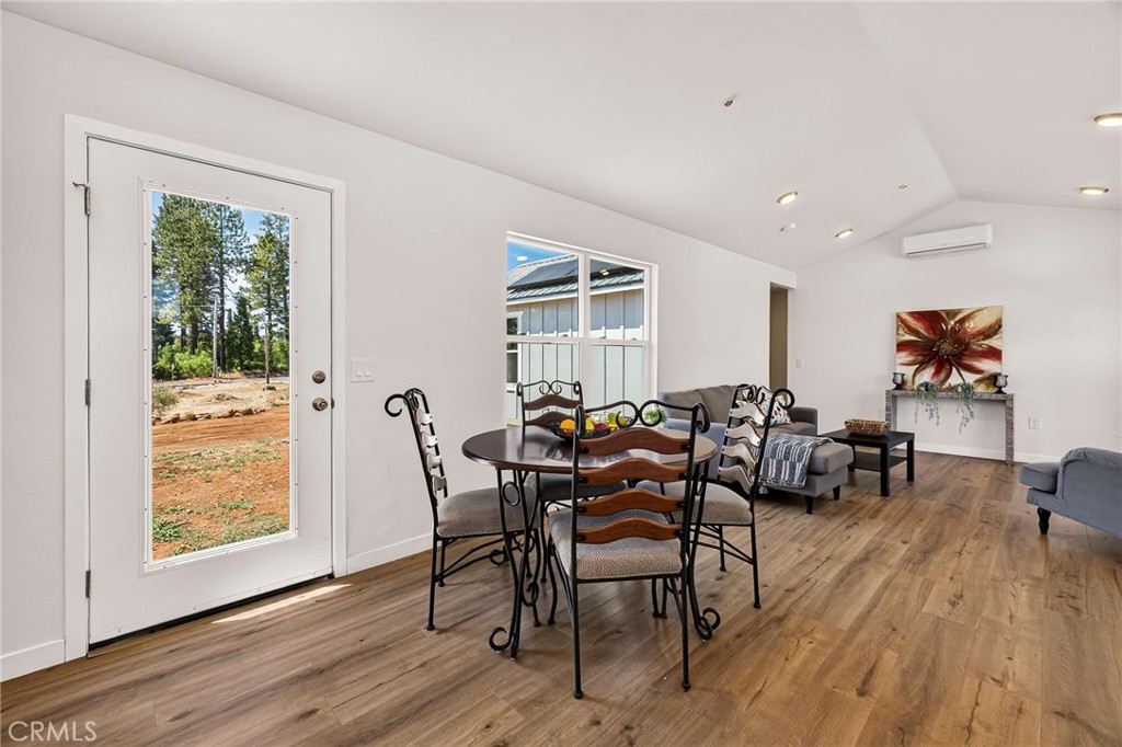 6815 Rexdale Property Photo 11