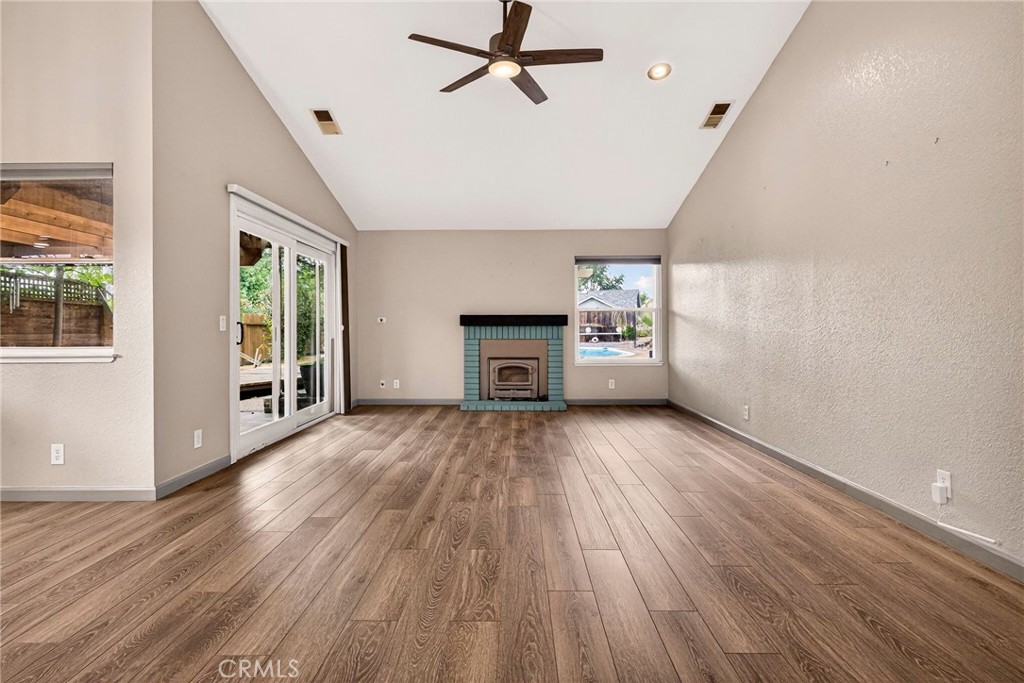 50 Lexington Property Photo 7