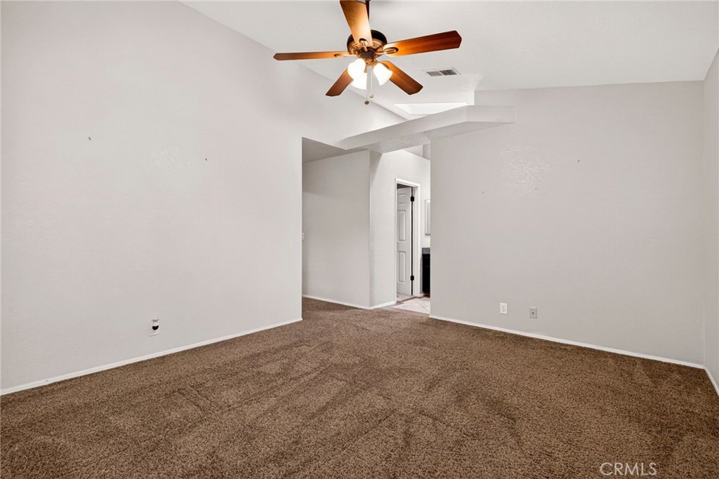 50 Lexington Property Photo 22