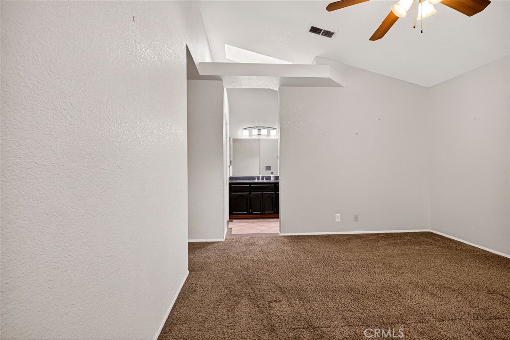 50 Lexington Property Photo 23