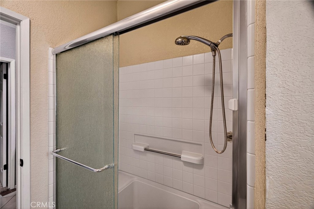 50 Lexington Property Photo 27