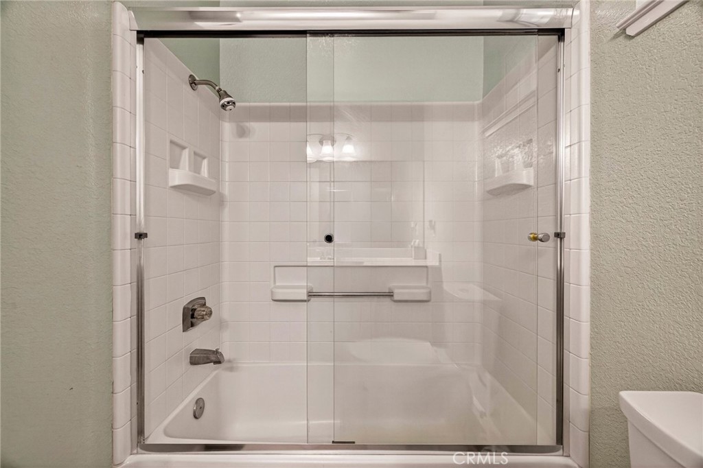 50 Lexington Property Photo 35