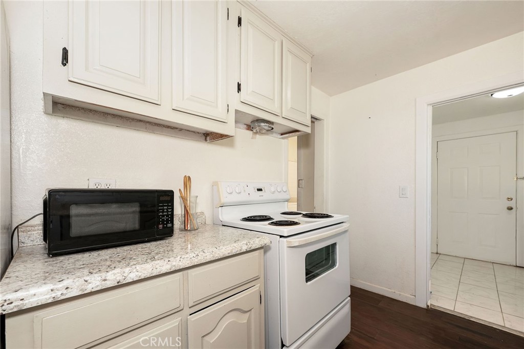 4733 County Rd E Property Photo 4