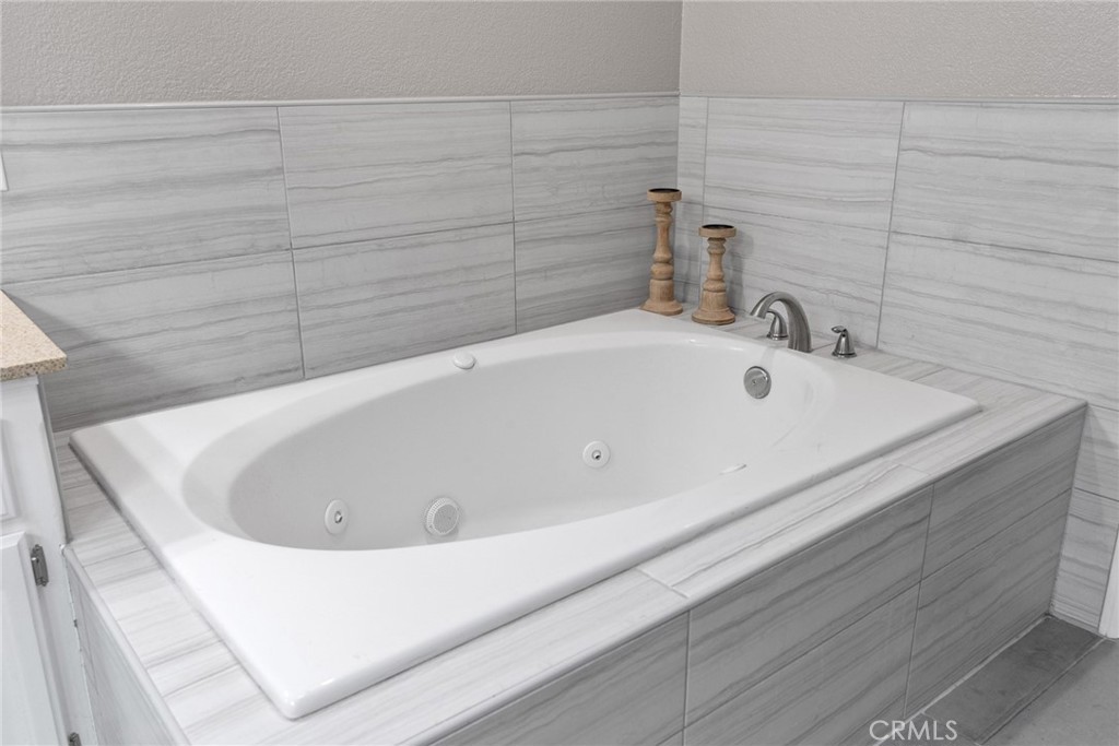 5601 Grand View Court Property Photo 32
