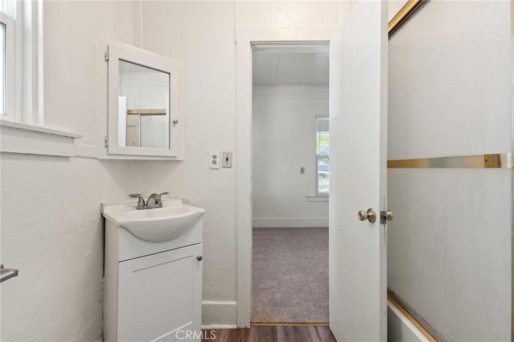 1038 W 5th Street Property Photo 11