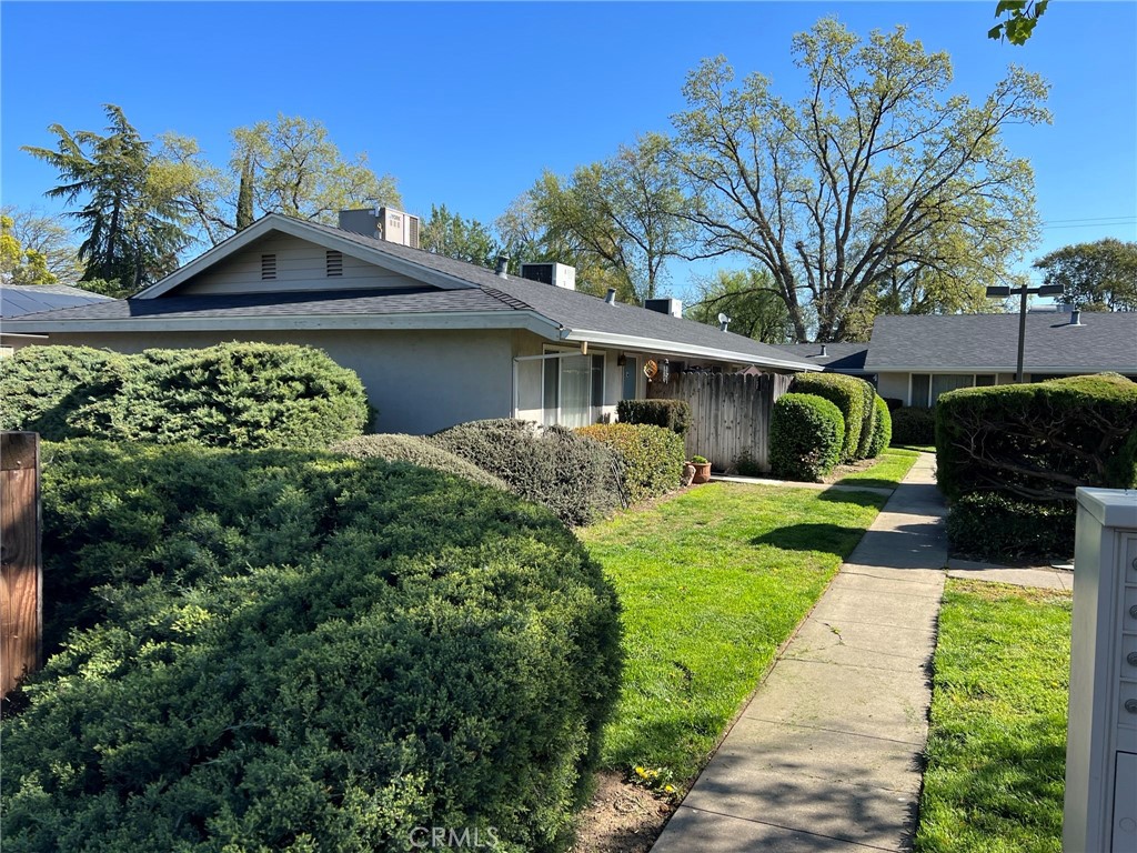 1 Mayfair Dr, Property Photo 1