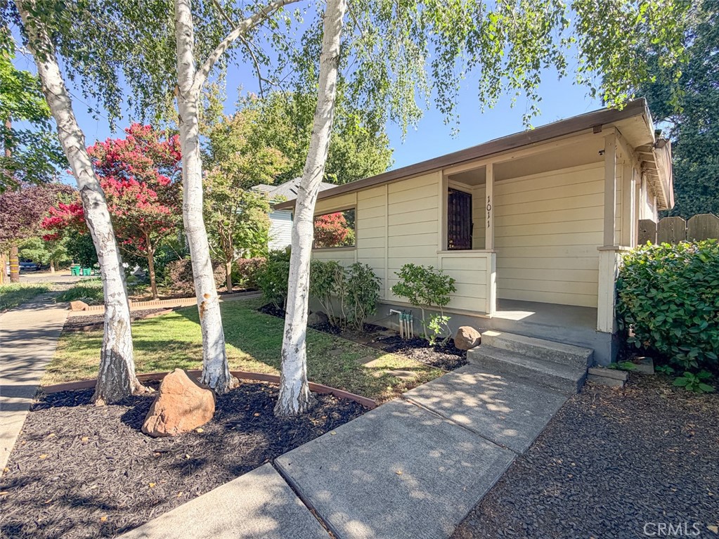 1011 Normal Avenue Property Photo 2