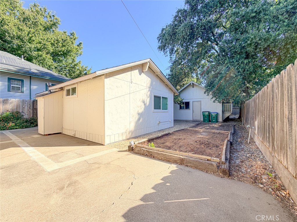 1011 Normal Avenue Property Photo 34