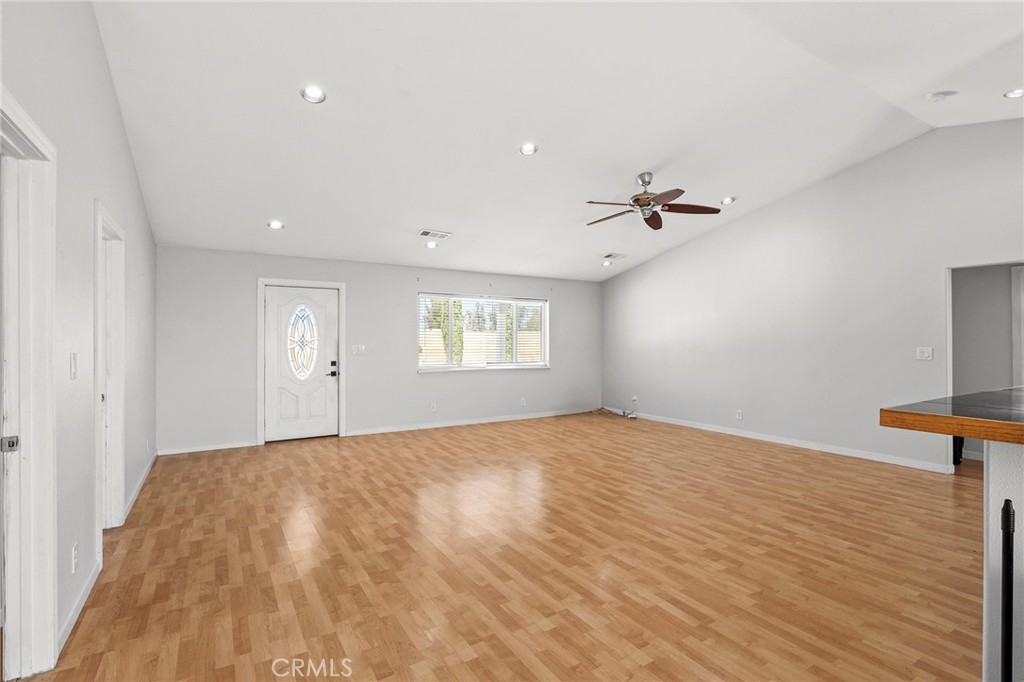 24661 Rowland Ln Property Photo 4