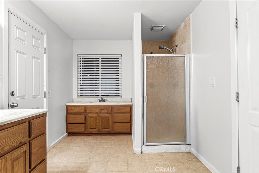 24661 Rowland Ln Property Photo 17