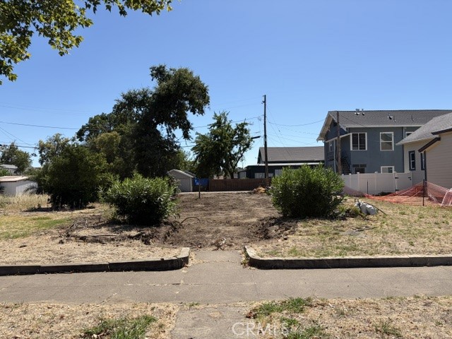 541 Jefferson St Property Photo 2