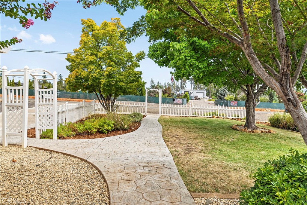 4992 Ravelle Court Property Photo 10