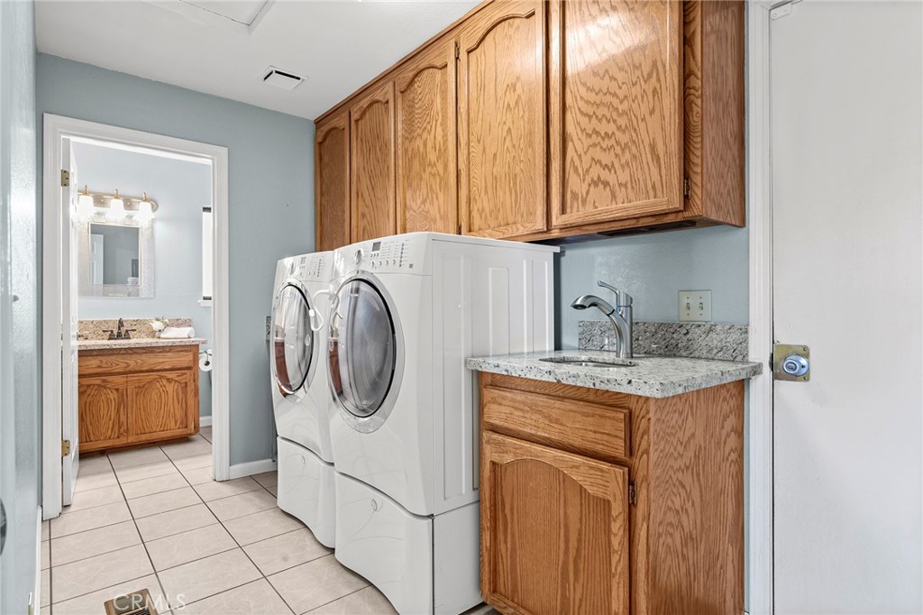 4992 Ravelle Court Property Photo 17