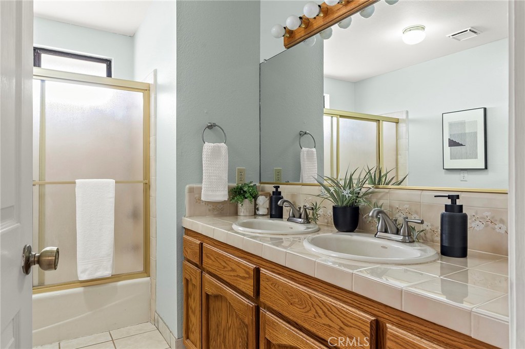4992 Ravelle Court Property Photo 26