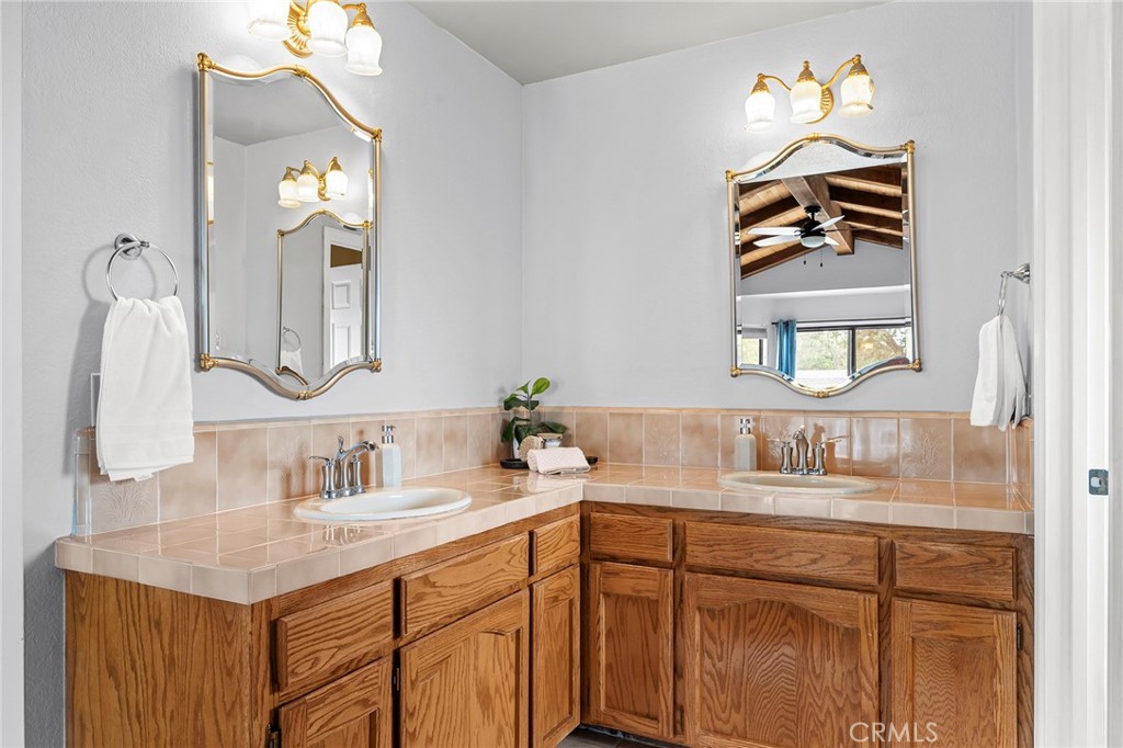4992 Ravelle Court Property Photo 34