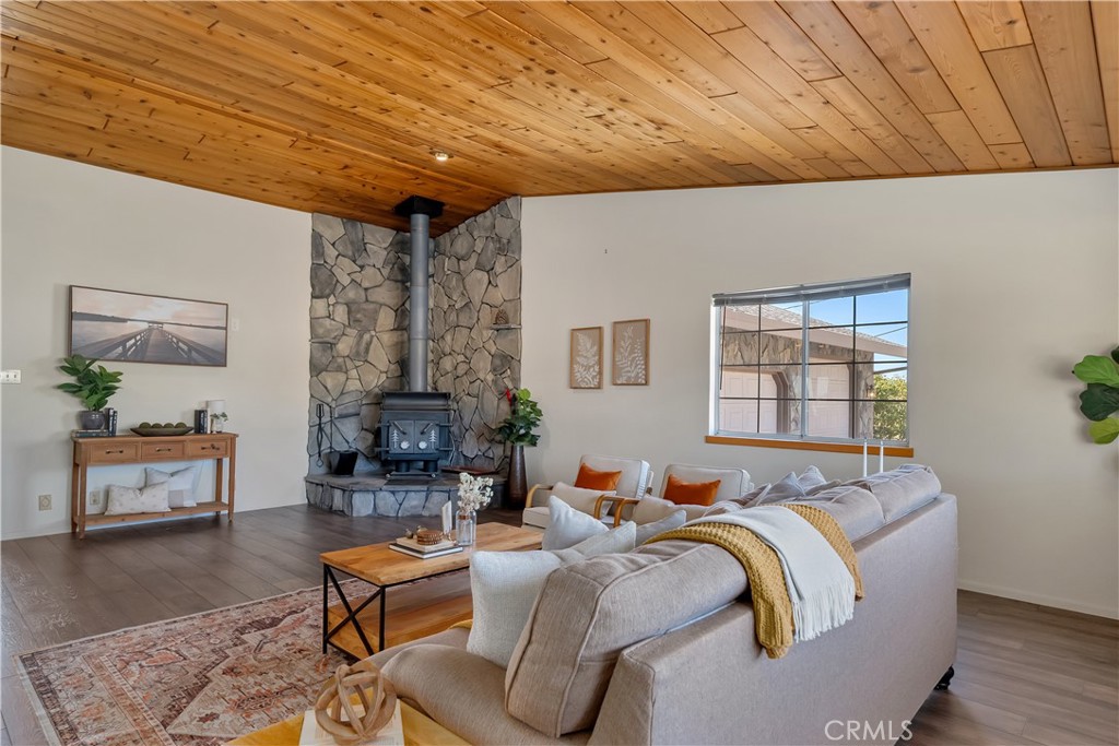 3070 Royal Meadow Property Photo 14