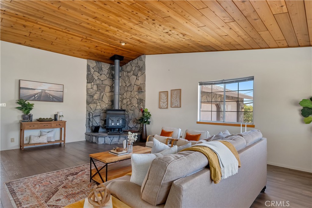 3070 Royal Meadow Property Photo 14