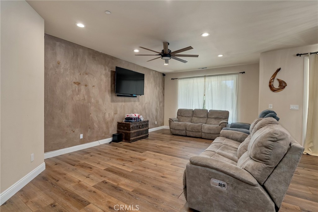 22 Pleasant Oak Property Photo 6