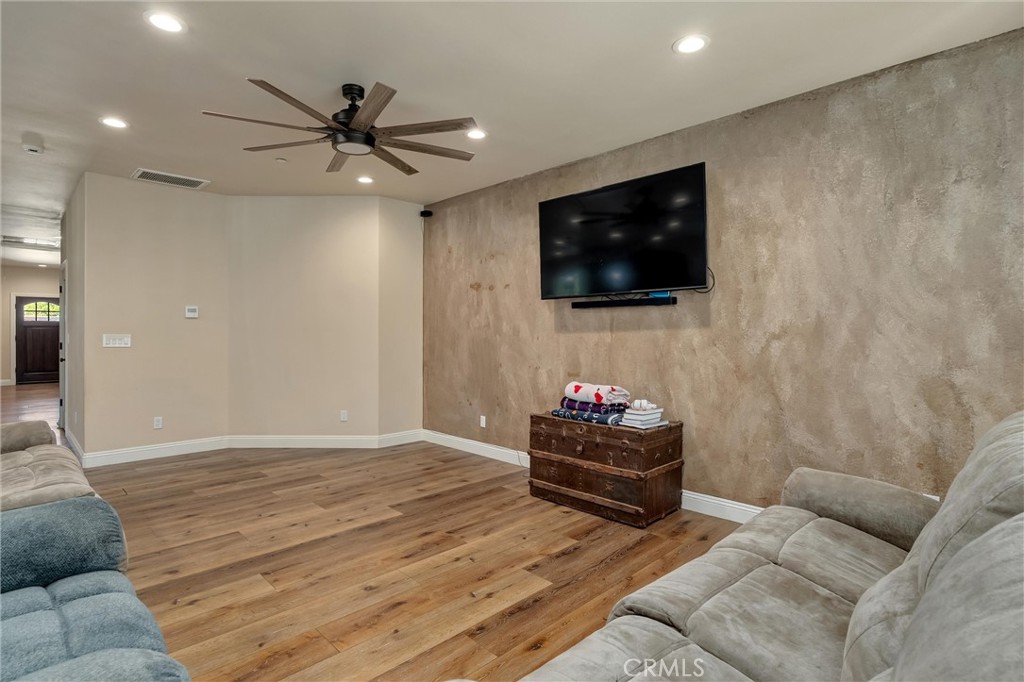 22 Pleasant Oak Property Photo 8