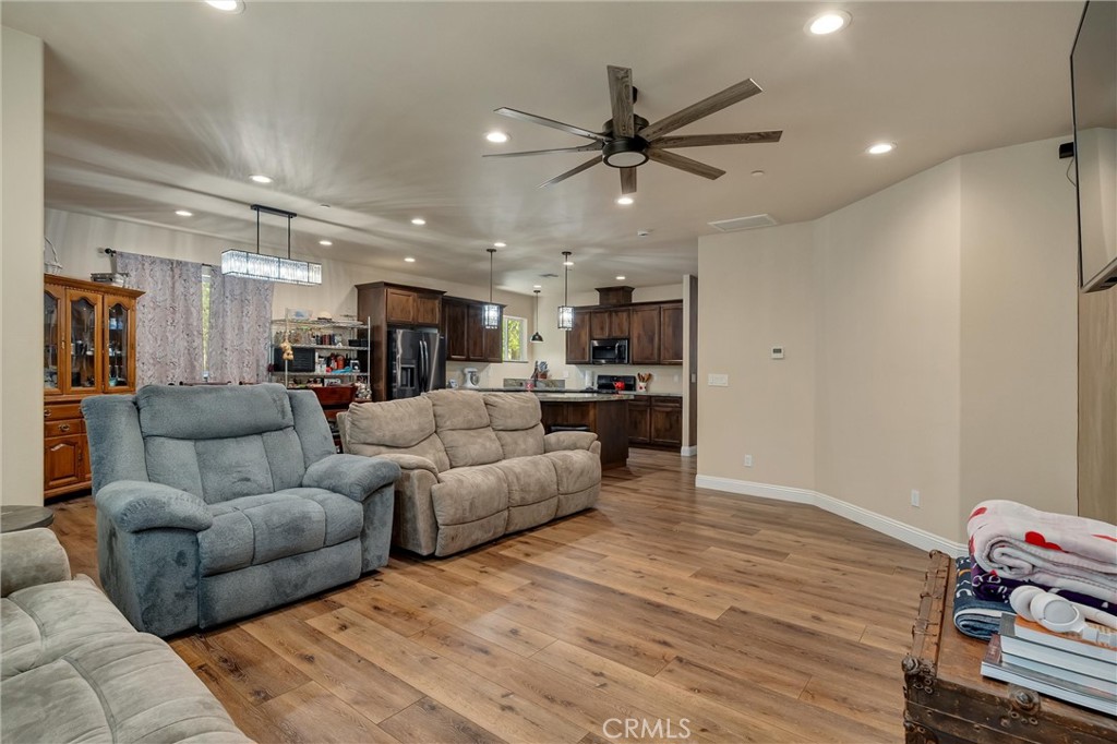 22 Pleasant Oak Property Photo 9
