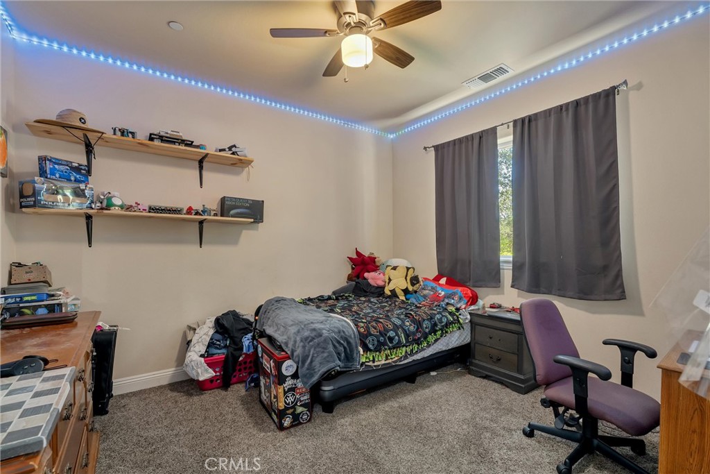 22 Pleasant Oak Property Photo 18