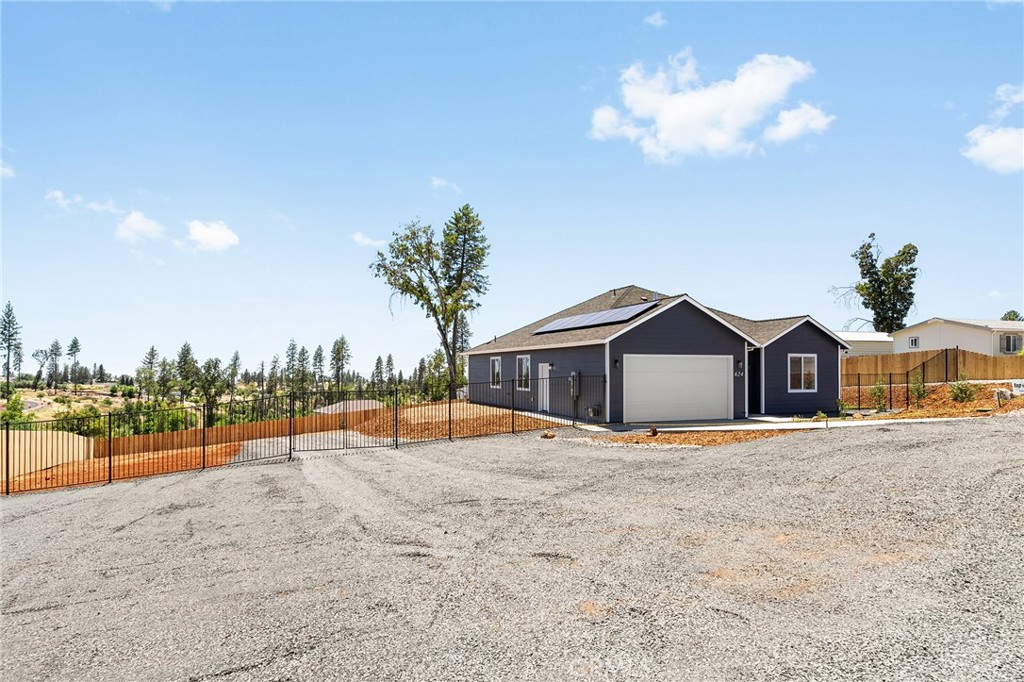 624 Castle Drive Property Photo 3
