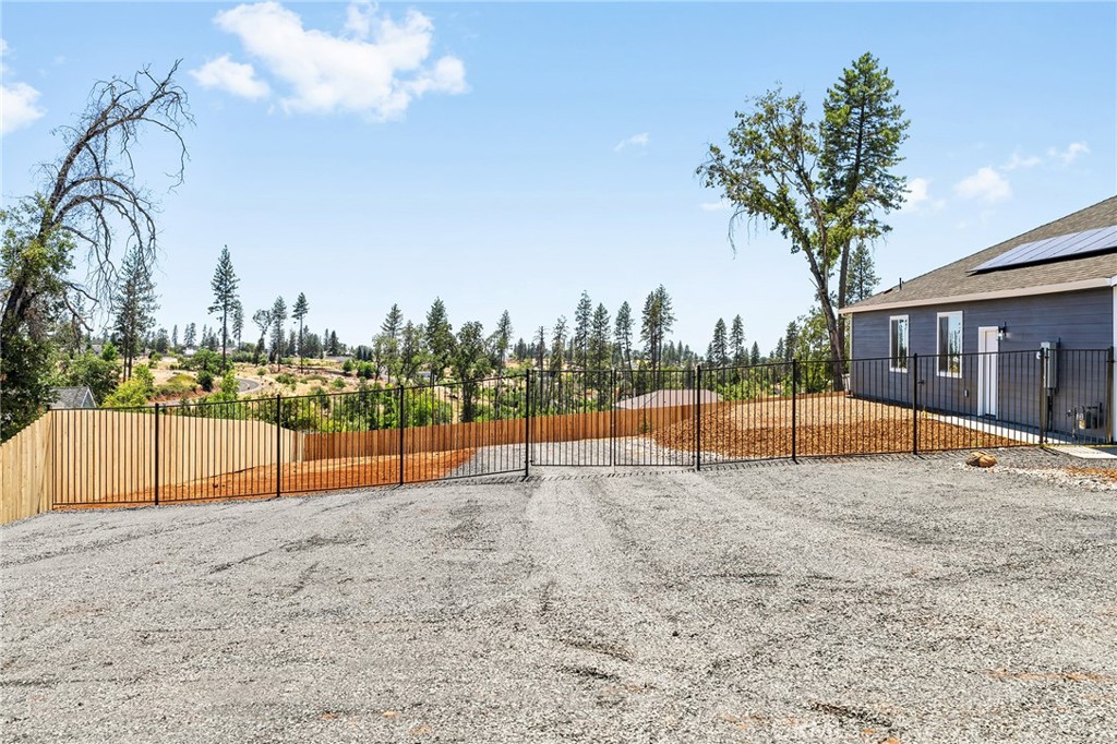 624 Castle Drive Property Photo 4