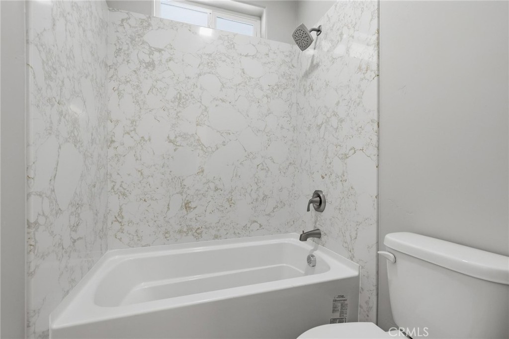491 Justeson Property Photo 23