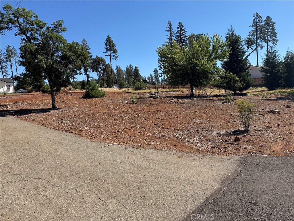 585 Sunset Drive Property Photo 2