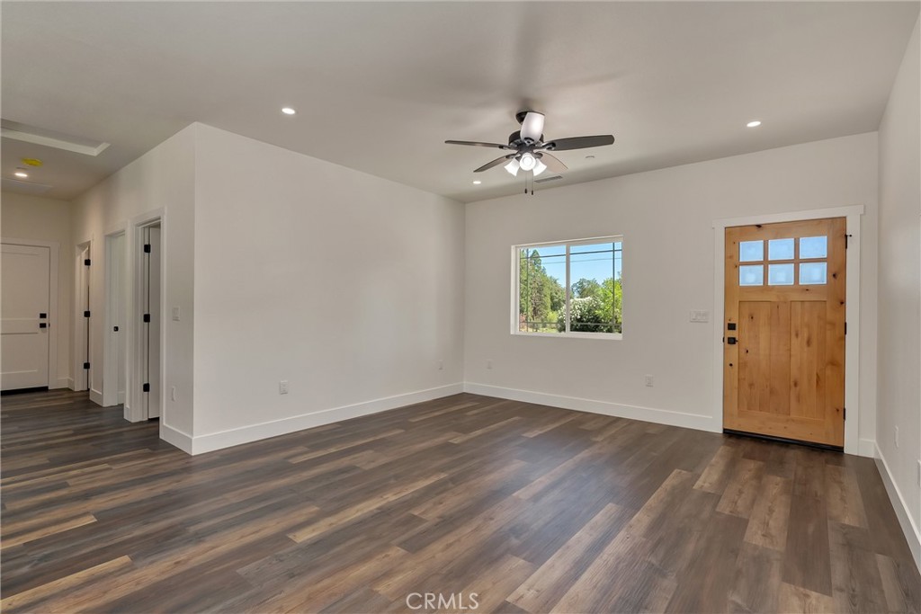 1647 Wee Dell Property Photo 6
