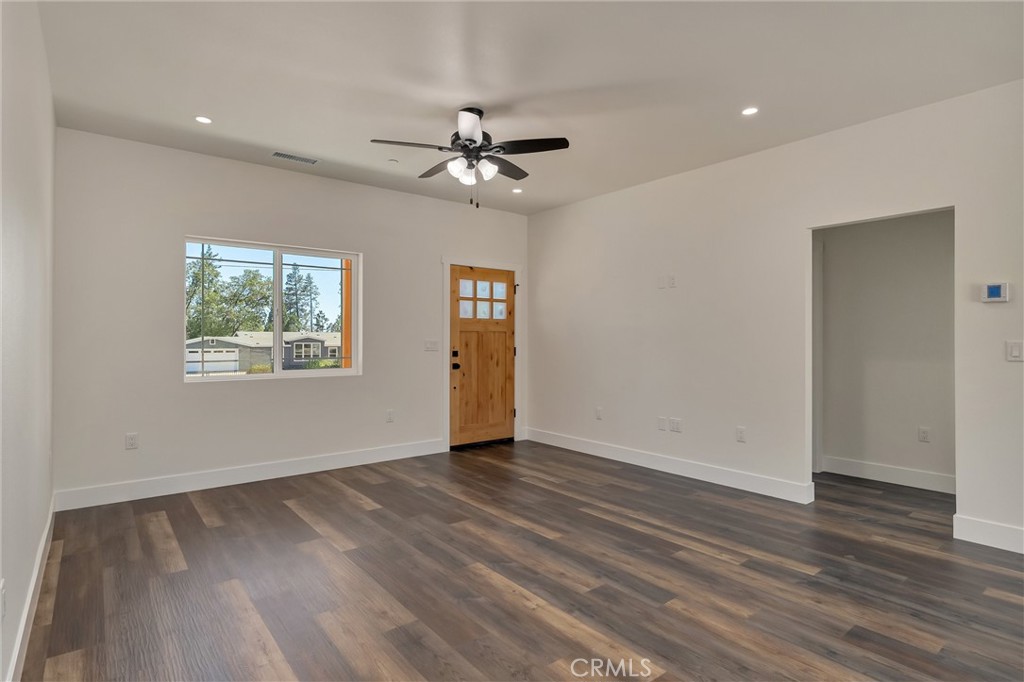 1647 Wee Dell Property Photo 7