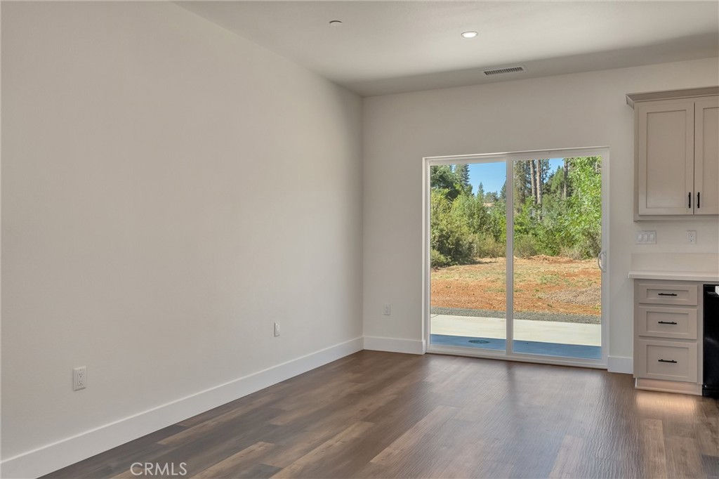 1647 Wee Dell Property Photo 10