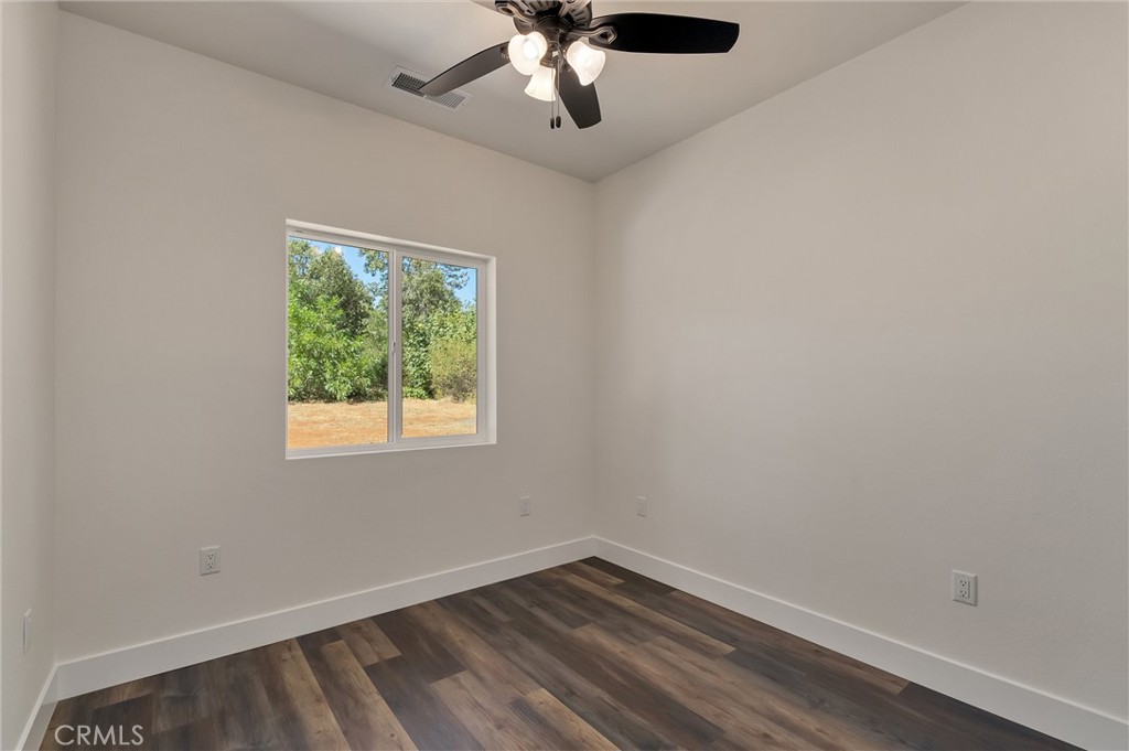 1647 Wee Dell Property Photo 18