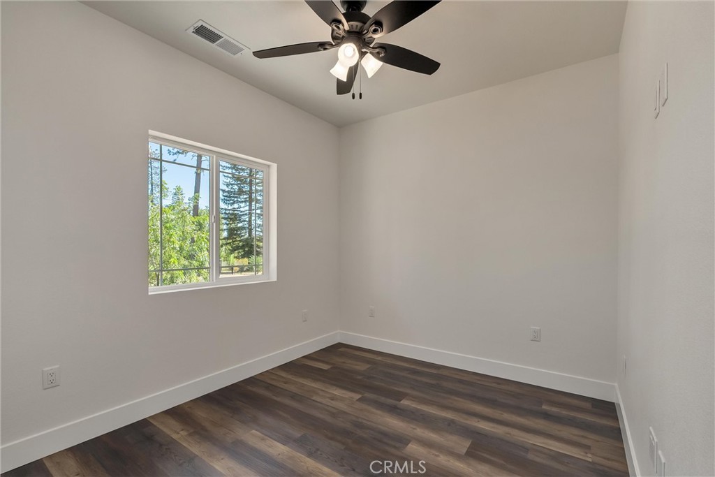 1647 Wee Dell Property Photo 20