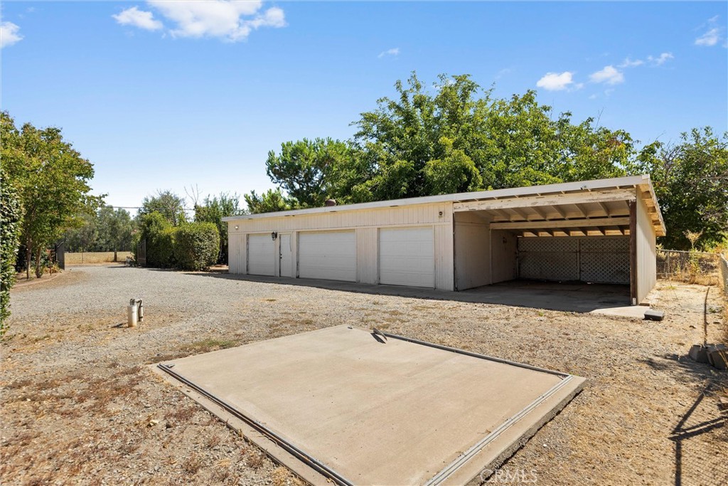 23353 Hamilton Property Photo 44