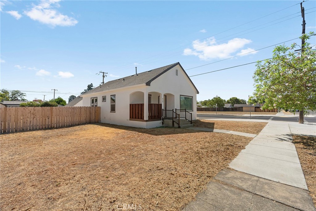 439 3rd Street Property Photo 2