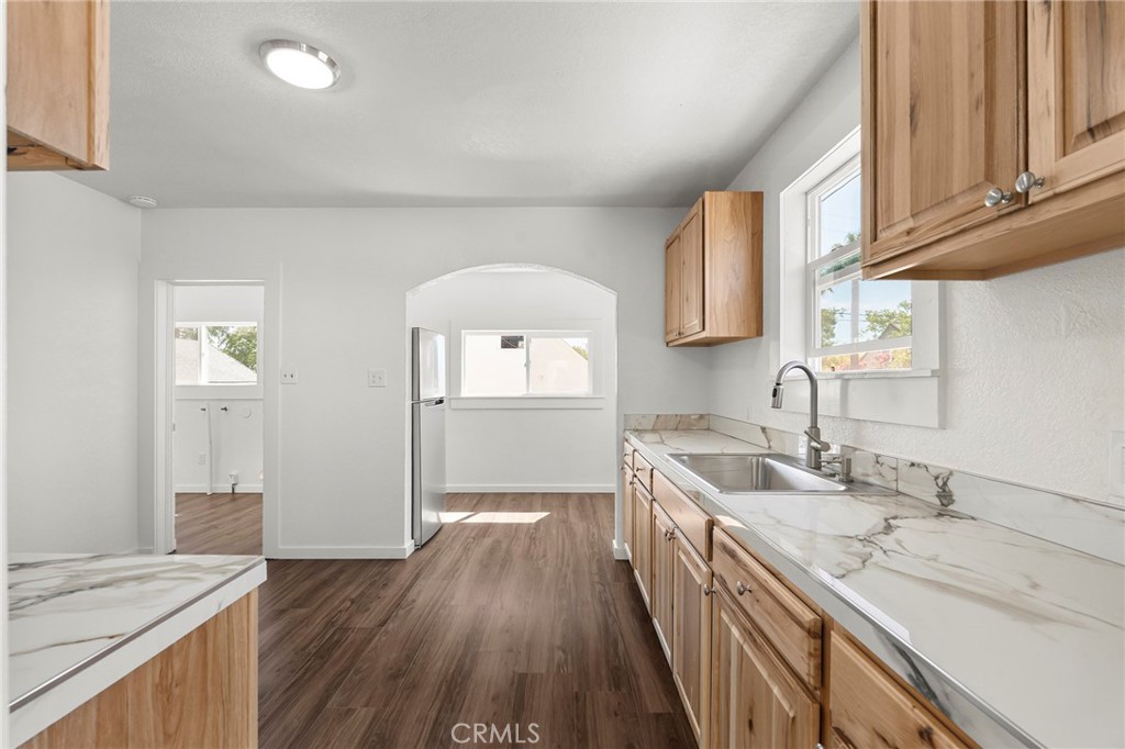 439 3rd Street Property Photo 8