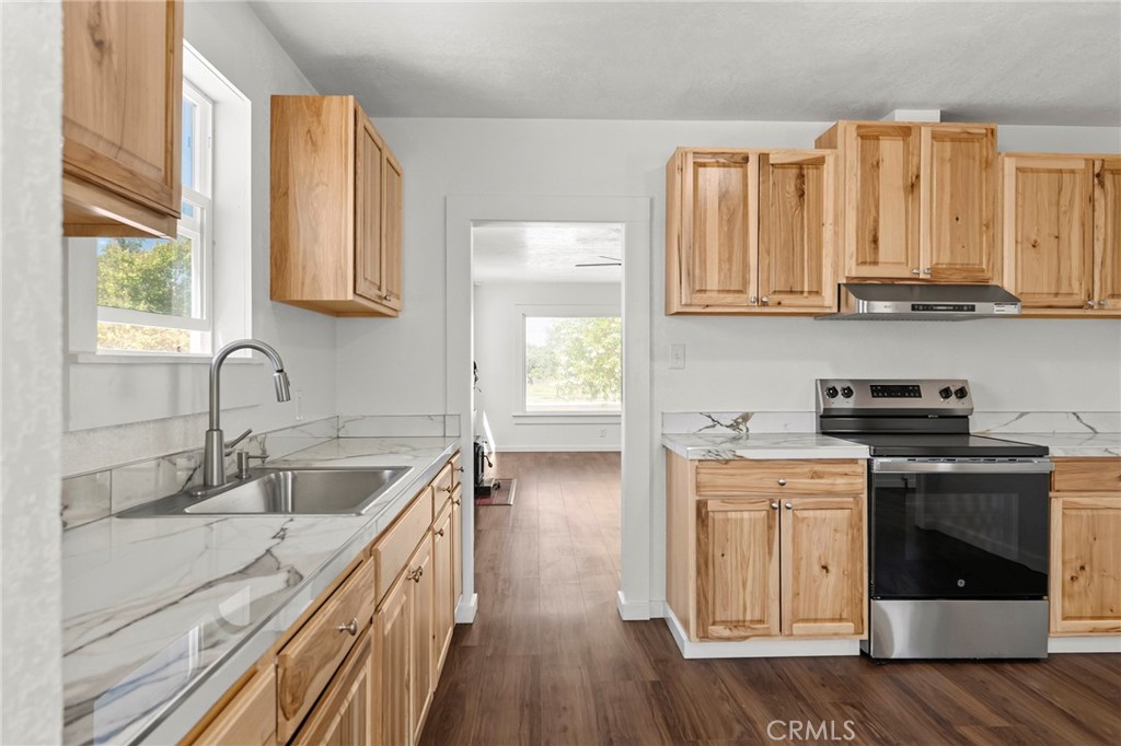 439 3rd Street Property Photo 11