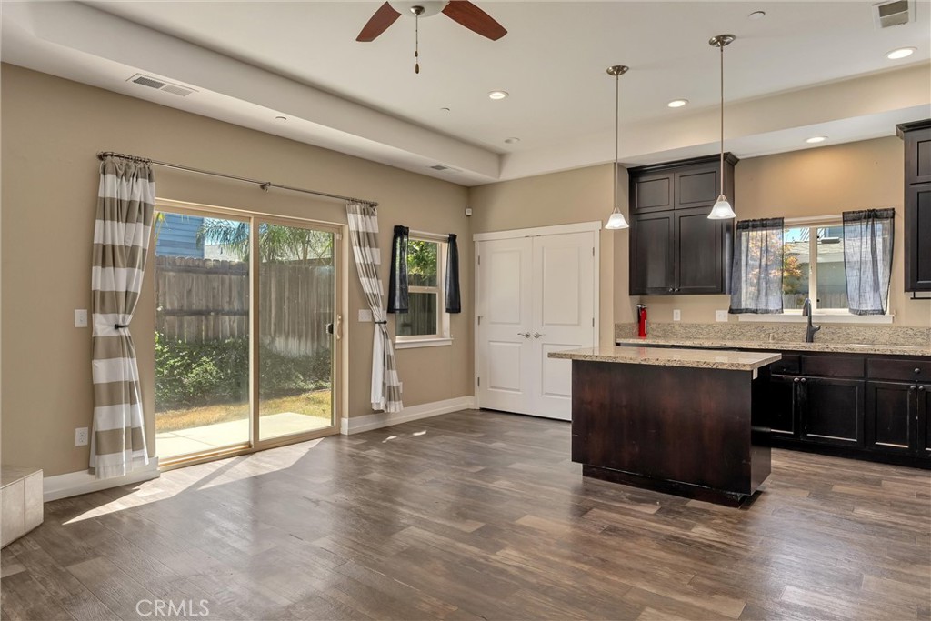 1113 Cork Oak Way Property Photo 4