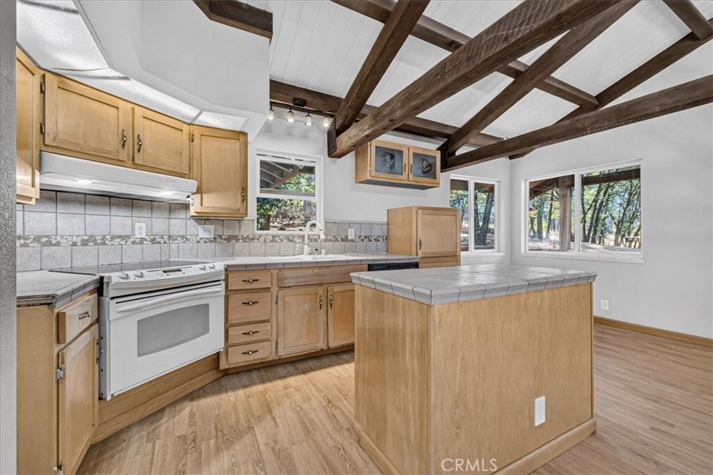 43 Dacy Property Photo 11